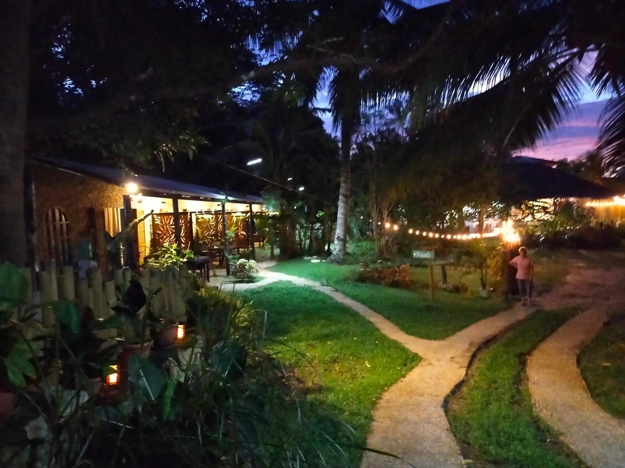 Sea U Inn Romblon Extérieur photo
